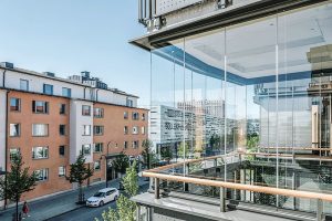 Balkonginglasning Stockholm - ramfritt vik-in-system